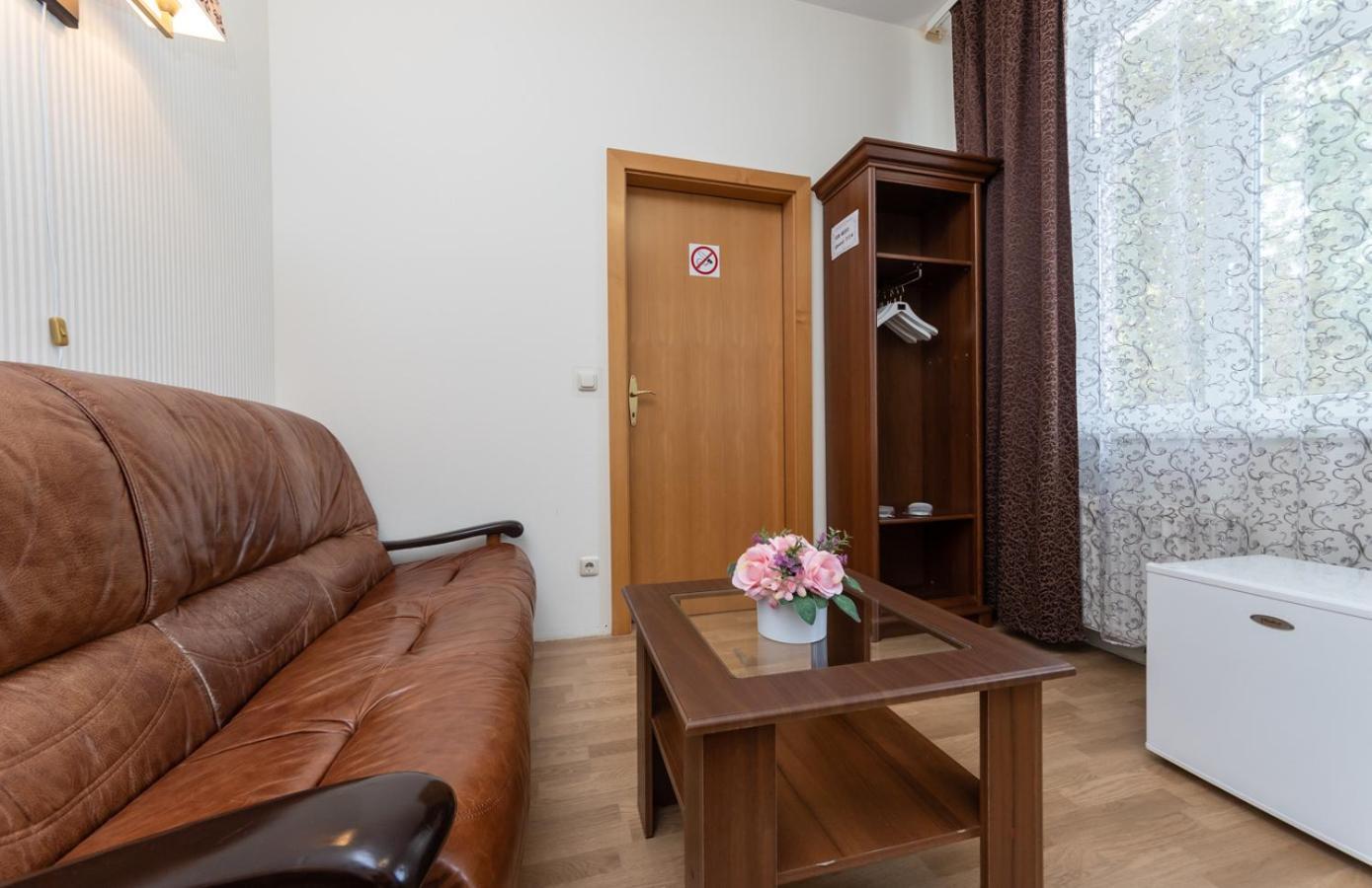 Mini-Hotel Guest Residence Kyiv Exterior photo
