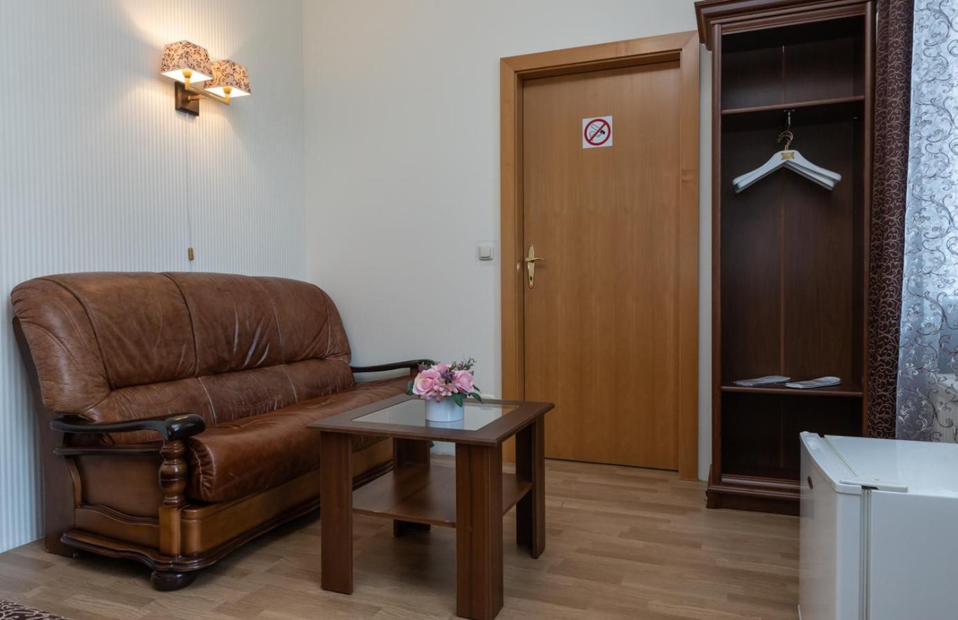 Mini-Hotel Guest Residence Kyiv Exterior photo